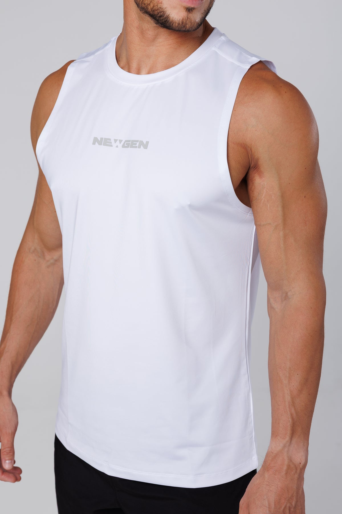 Essential Tank // White