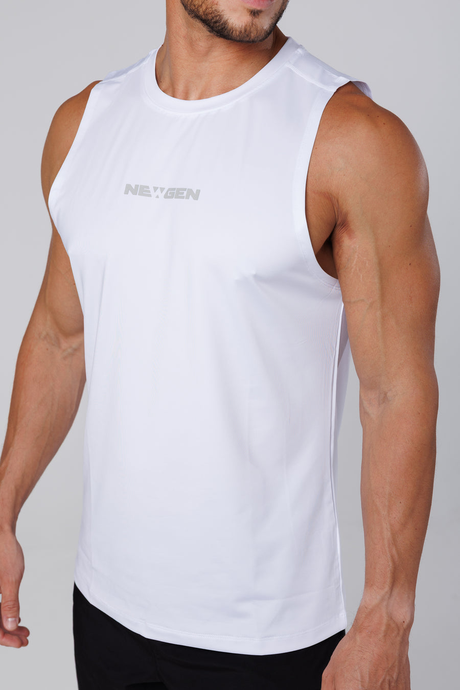 Essential Tank // White