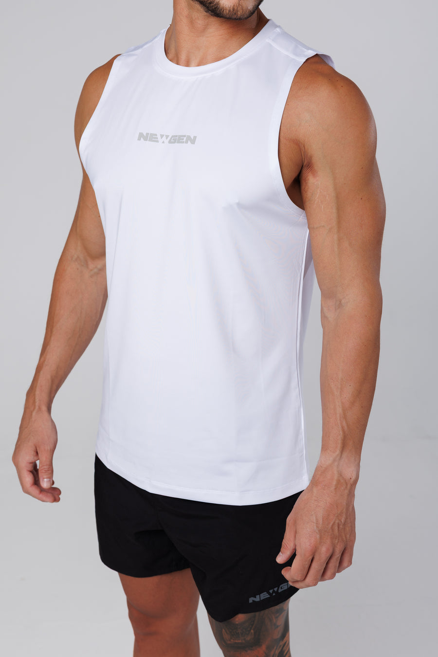Essential Tank // White