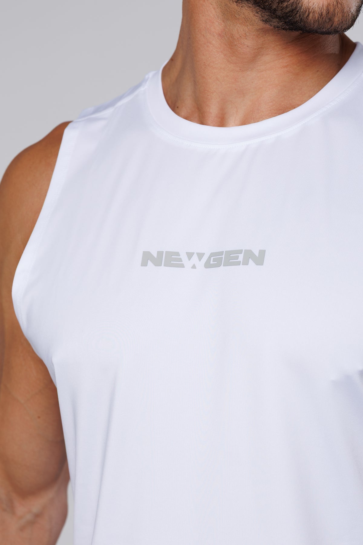 Essential Tank // White