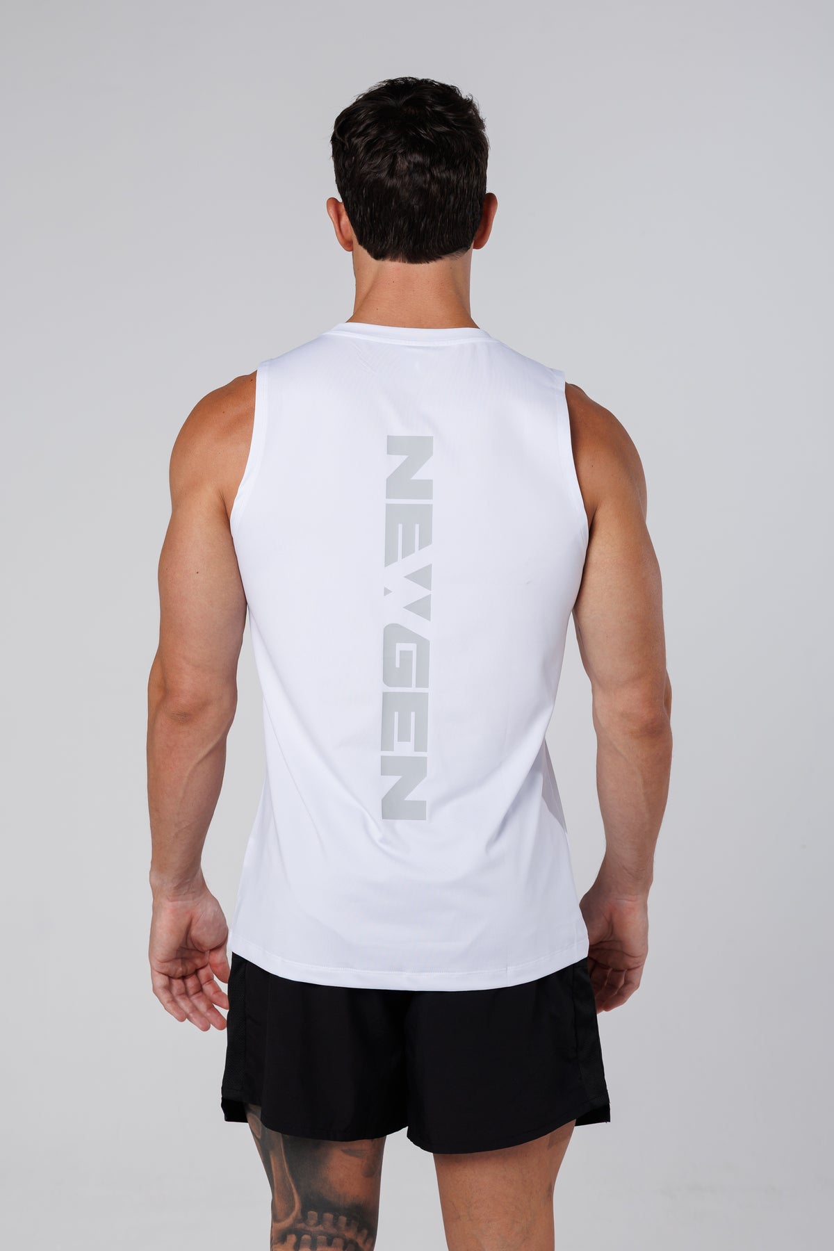 Essential Tank // White