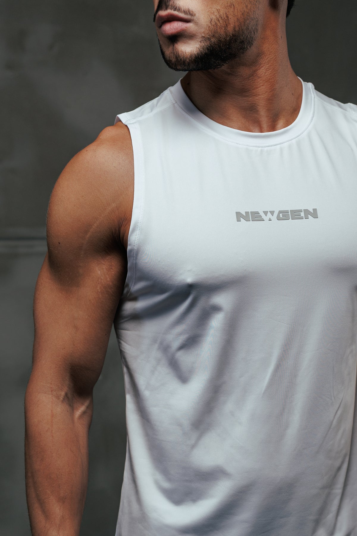 Essential Tank // White