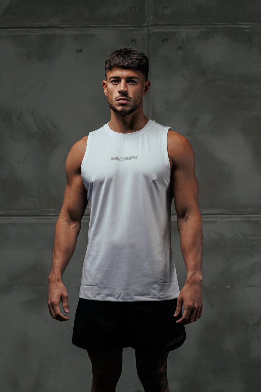 Essential Tank // White