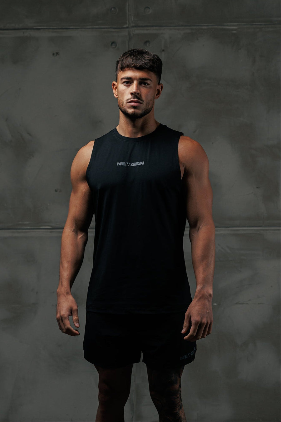 Essential Tank // Black