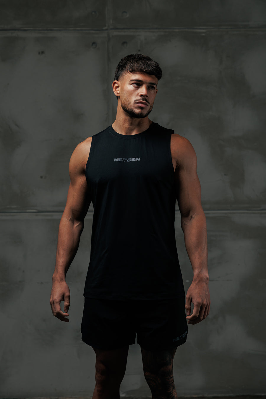 Essential Tank // Black