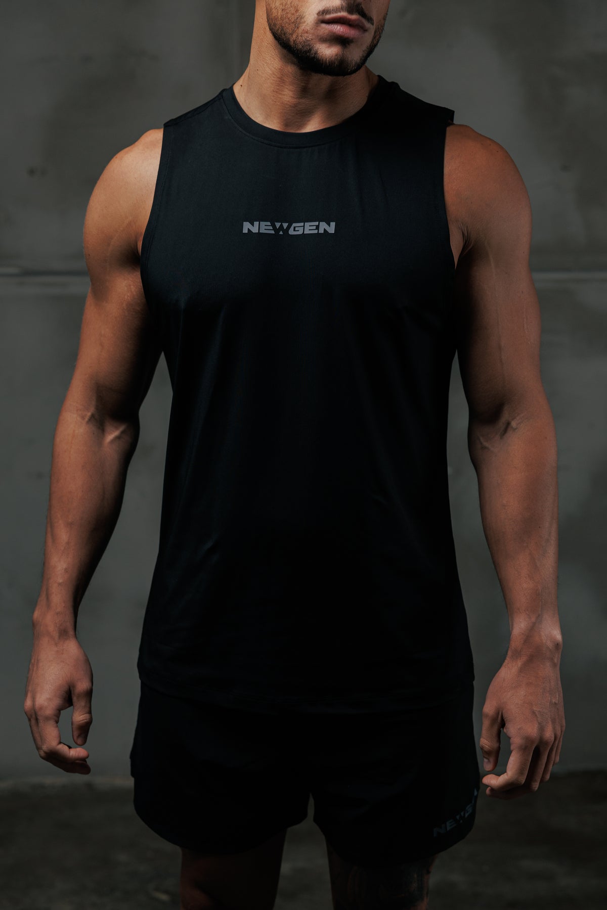 Essential Tank // Black