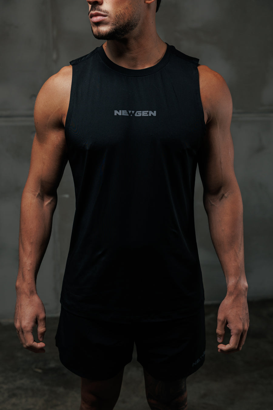 Essential Tank // Black