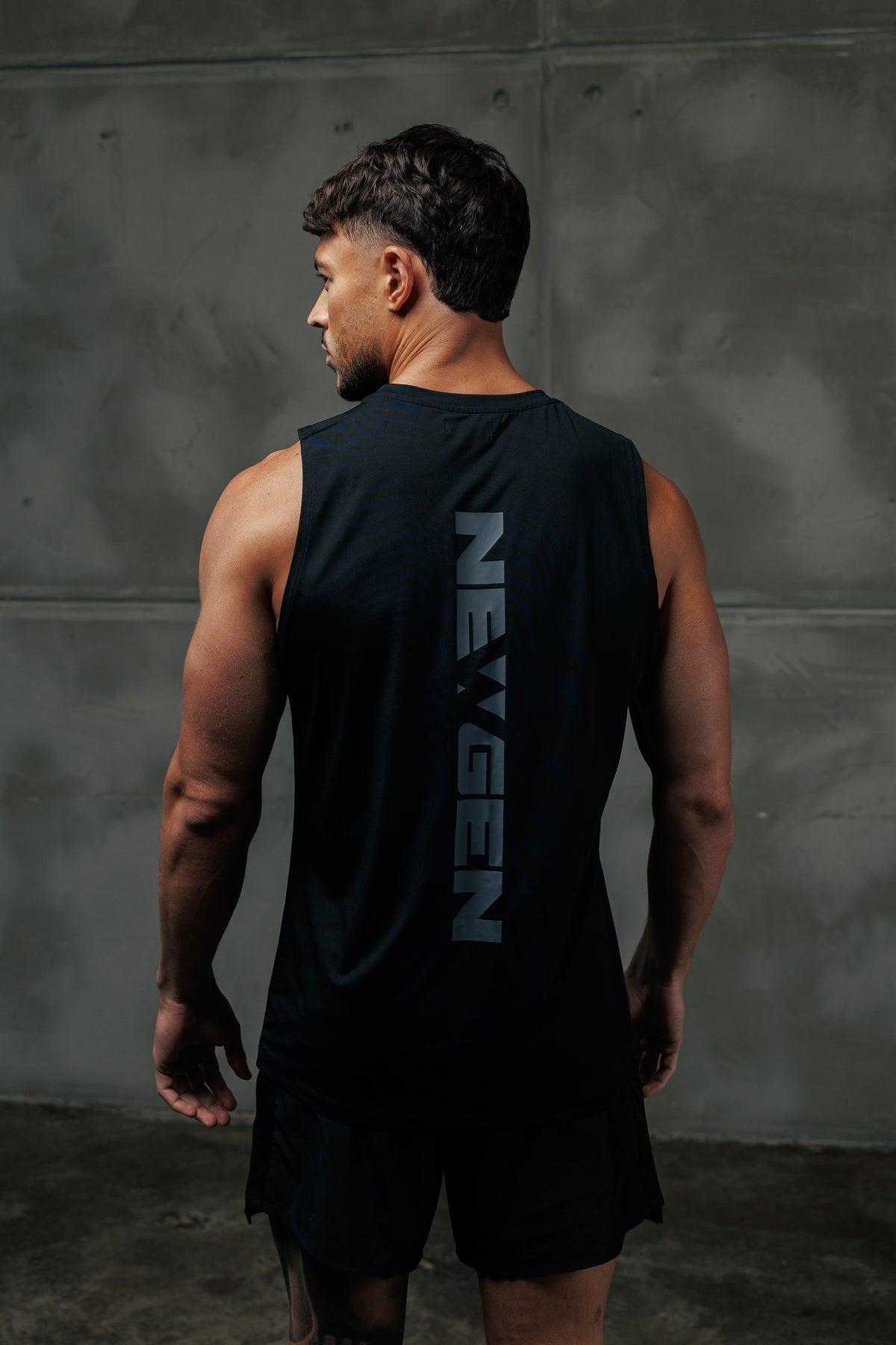 Essential Tank // Black